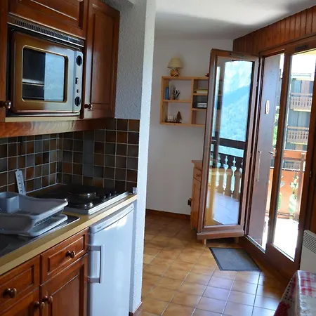 2 Pieces Pour 4 Pers. Avec Balcon Et Parking A - Fr-1-676-101 Apartment *