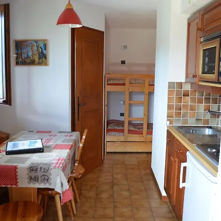 2 Pieces Pour 4 Pers. Avec Balcon Et Parking A - Fr-1-676-101 Apartment *